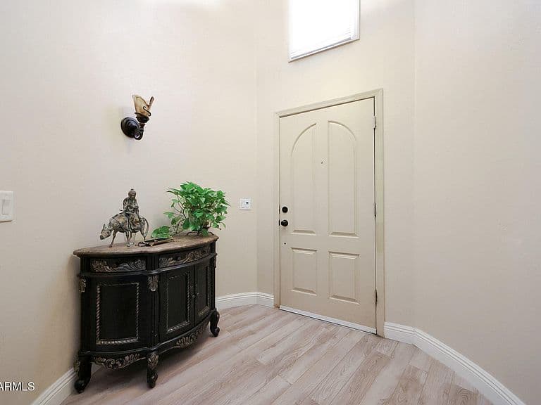 30248 W EARLL Drive photo 5