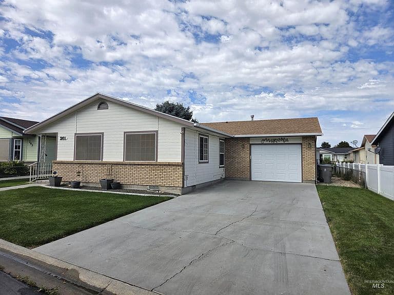1100 Burnett Dr Unit 261 photo 1
