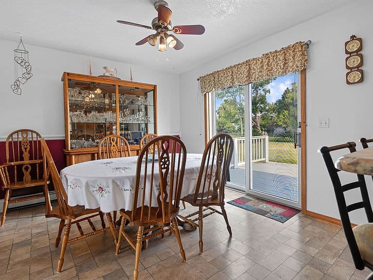 1130 Lydia Rd photo 5