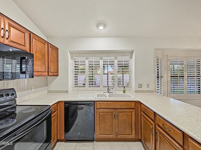 9221 W BEHREND Drive photo 3