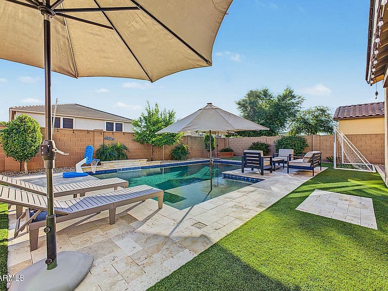 15787 W POINSETTIA Drive photo 2