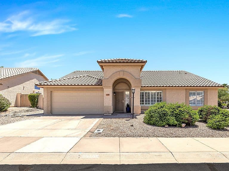 11105 E POINSETTIA Drive photo 3