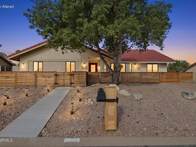 14652 N El Pueblo Boulevard N photo 2