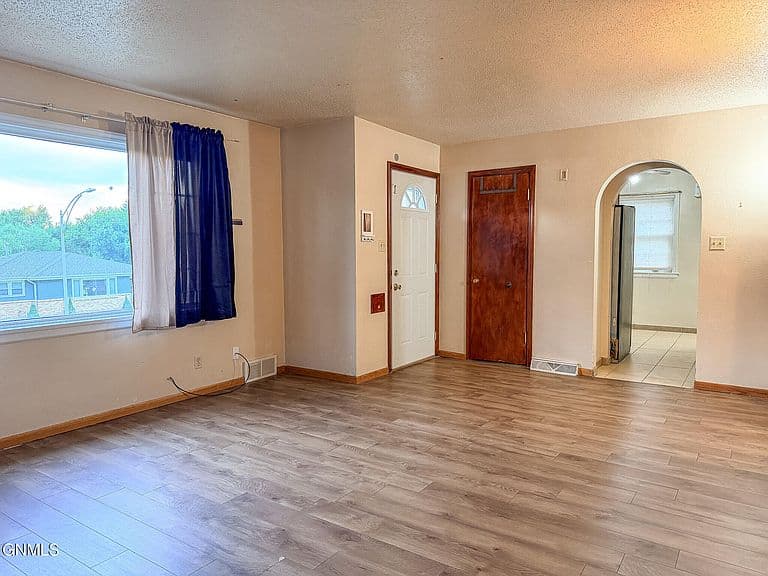 407 7th Ave NW photo 5