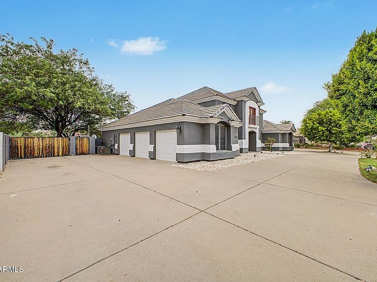 5442 W FALLEN LEAF Lane photo 4