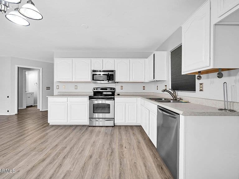 12510 W SANTA FE Lane photo 4