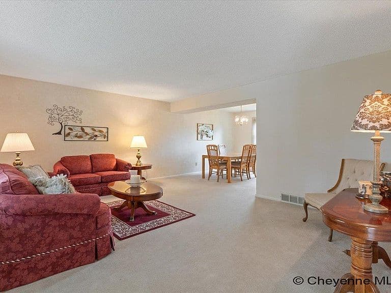 610 Shaun Ave photo 5