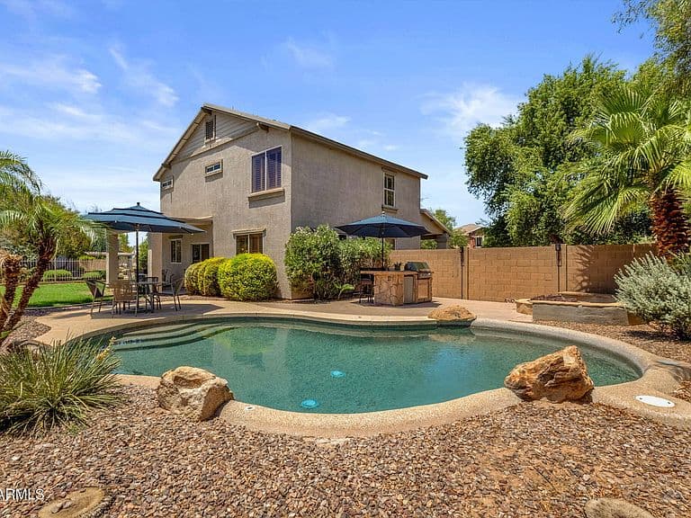 2545 E Harrison Court photo 3