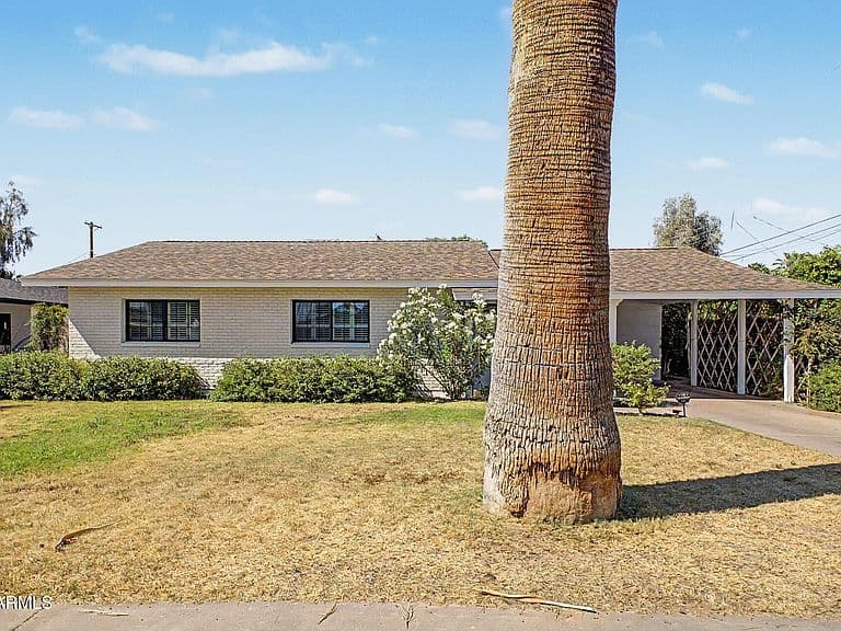 3436 E GLENROSA Avenue photo 3