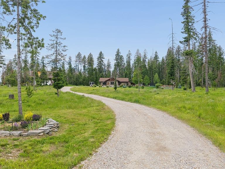 1221 Grand Fir Rd photo 4