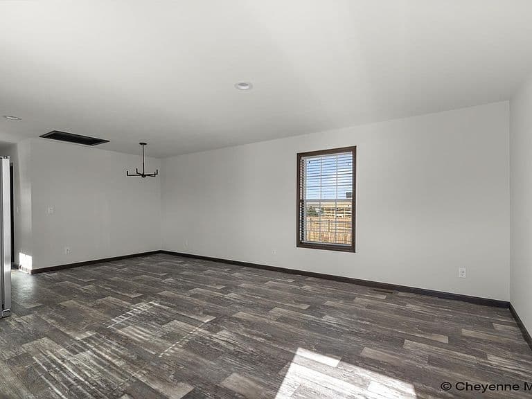 134 N Prairie Ave photo 1