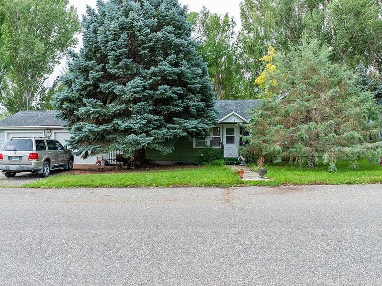 719 Montana Ave photo 1