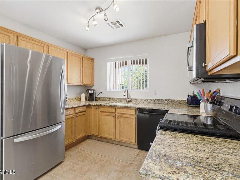 878 E SILVERSMITH Trail photo 4