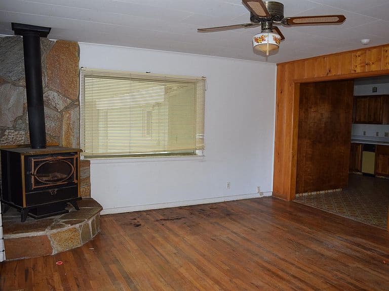 180 S 6th Ave photo 5
