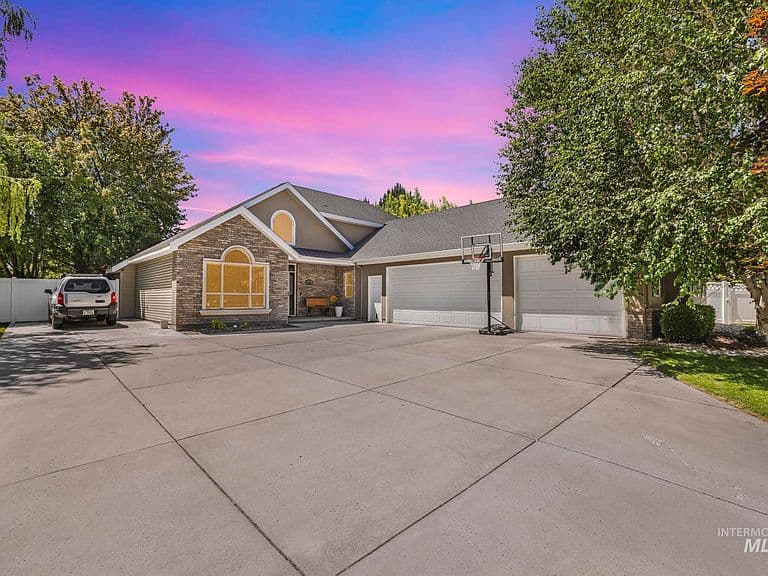 663 Cento Ct photo 1