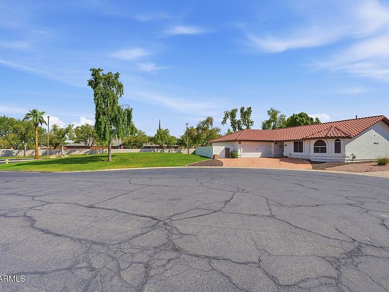 2560 N Lindsay Road #40 photo 3