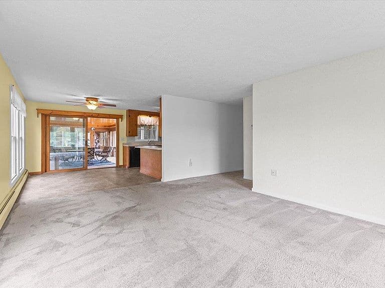 1085 Lamkin Street photo 5