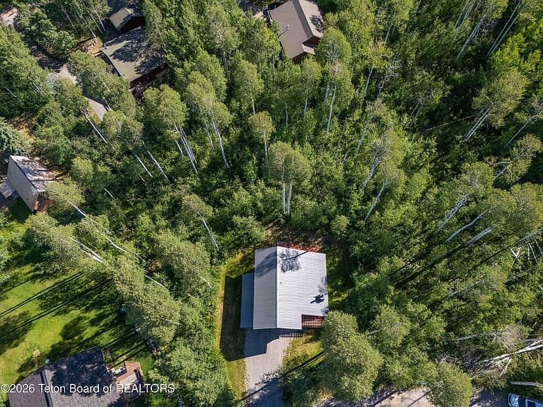 168 Pine Dr photo 2