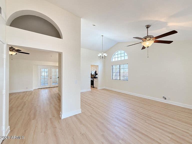 620 S LAVEEN Drive photo 4