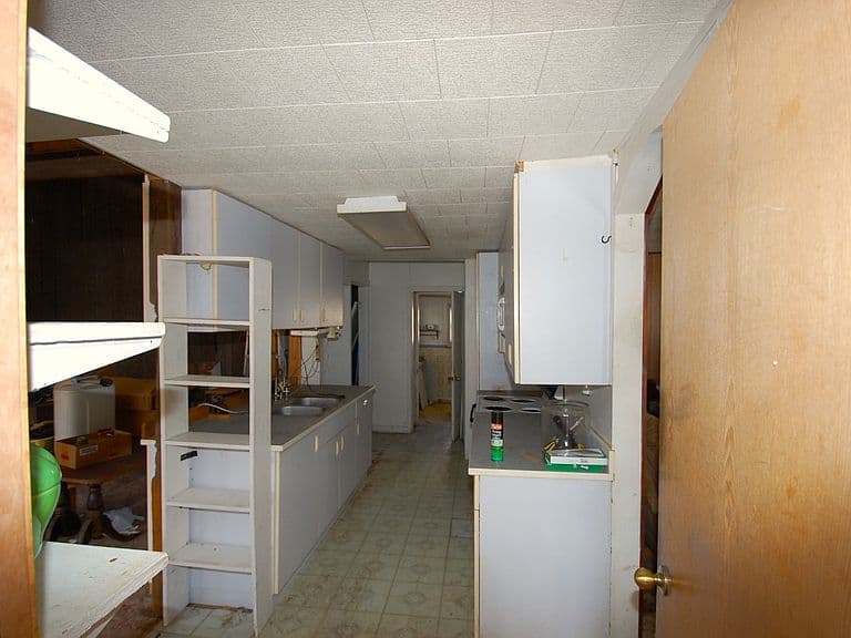 320 3rd Ave NE photo 5