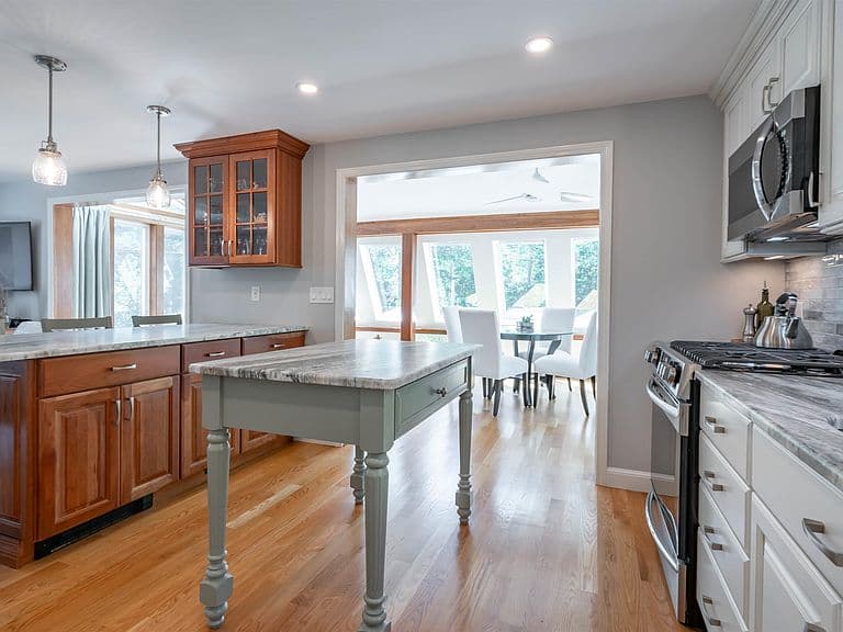 146 Coburn Avenue photo 4