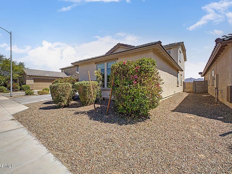 10555 W CROWN KING Road photo 2