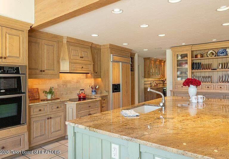 5450 Shoshone Dr photo 2
