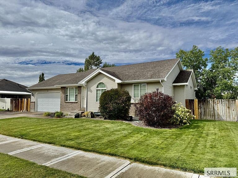 534 S Holladay Dr photo 1