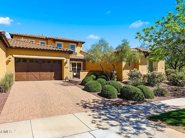 3641 N HOOPER Court photo 5