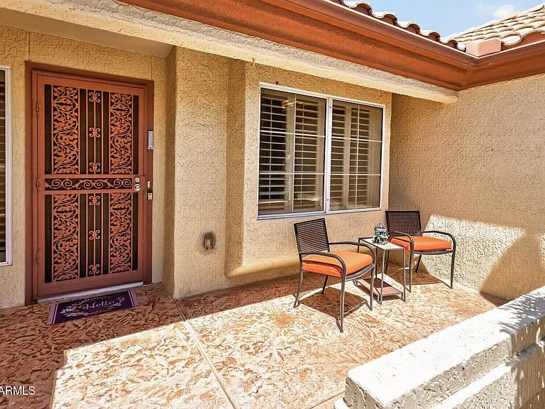 14232 W CIRCLE RIDGE Drive photo 2