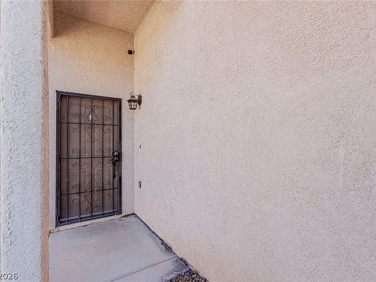 8812 Meisenheimer Ave photo 3