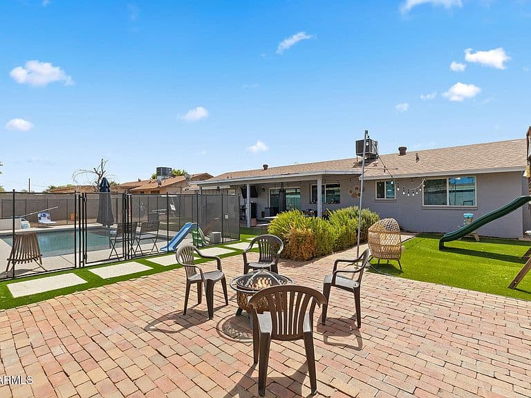 3318 W PERSHING Avenue photo 5