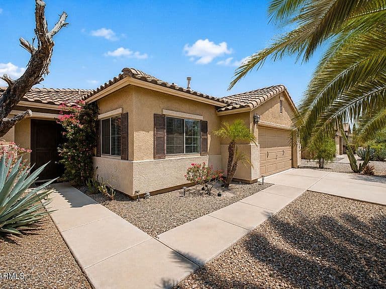 100 W DANA Drive W photo 2