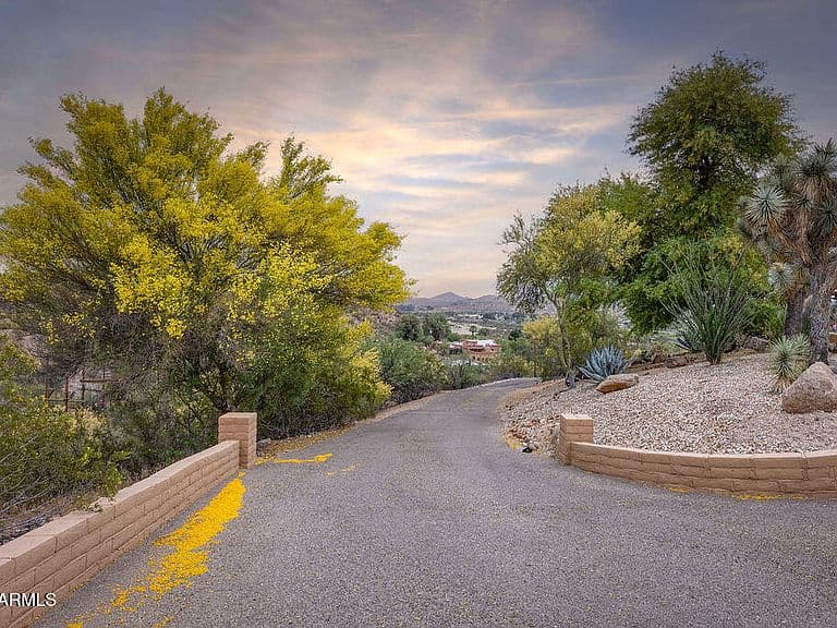 1305 JACK BURDEN Road photo 3