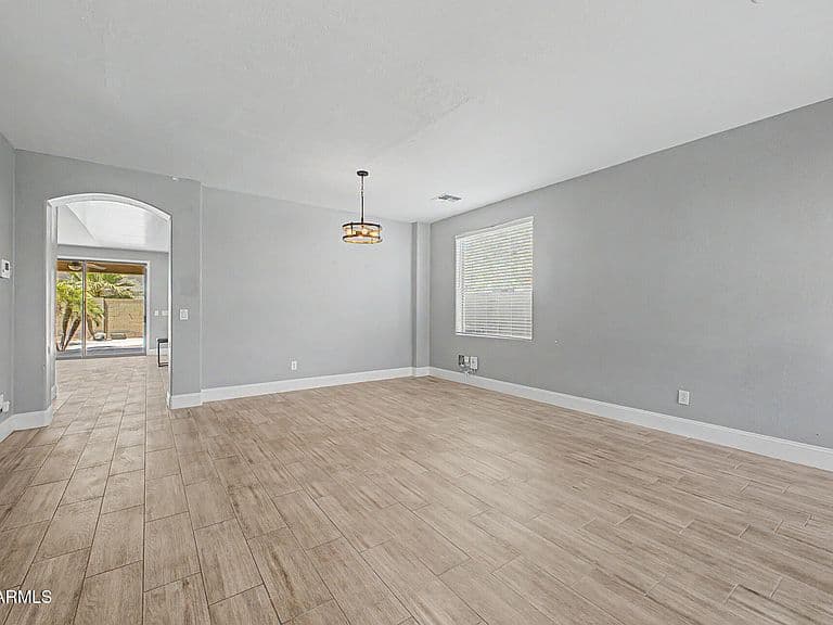43578 W CYDNEE Drive photo 5