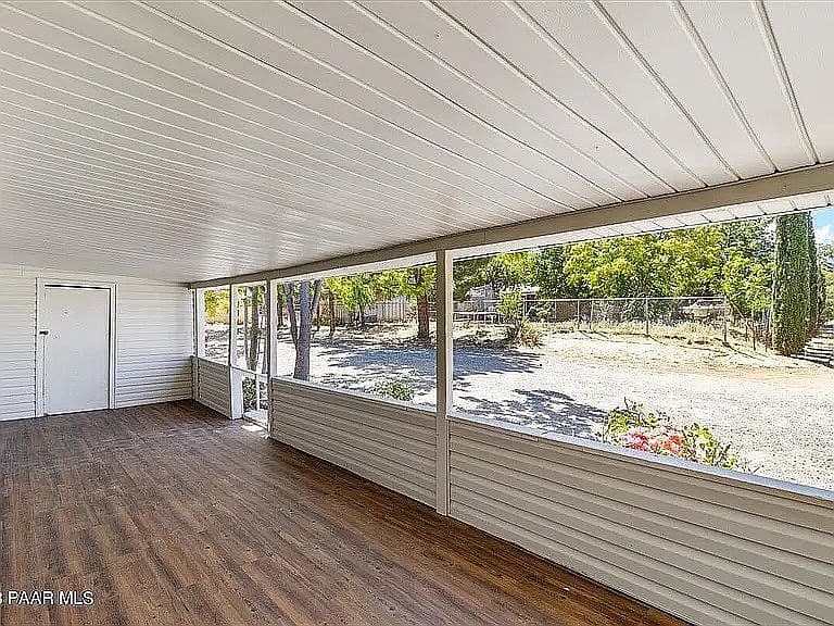 9675 S Sunset Dr photo 3