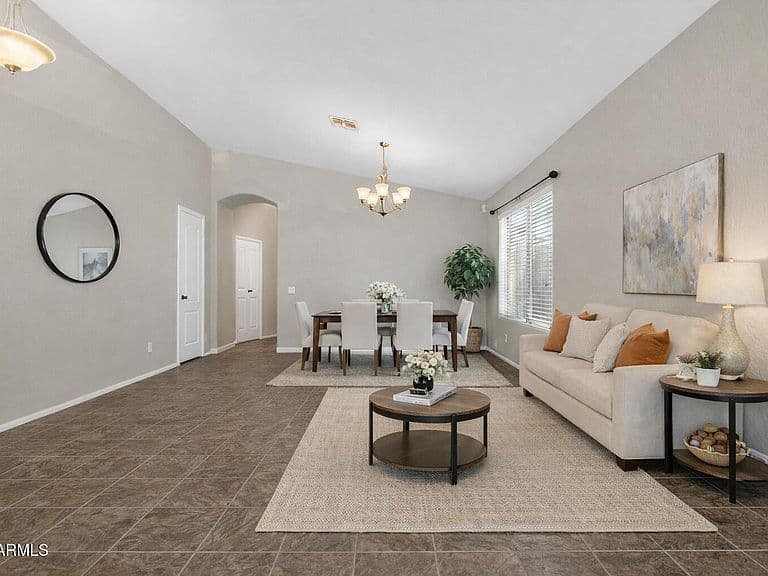 515 W Love Rd photo 5