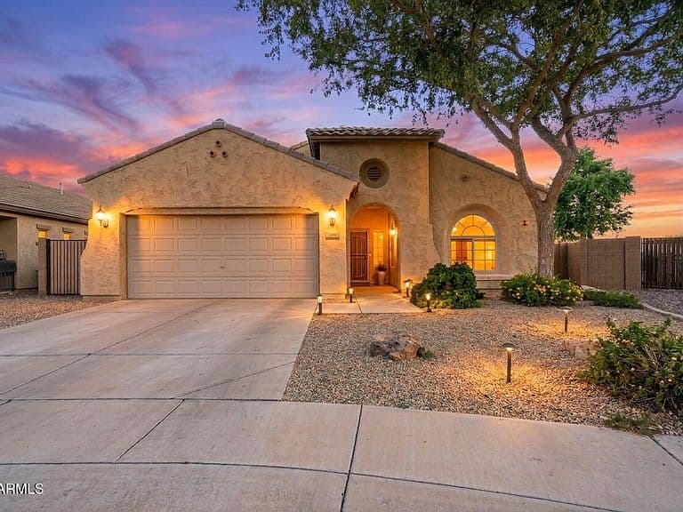 4610 S HASSETT Circle photo 2