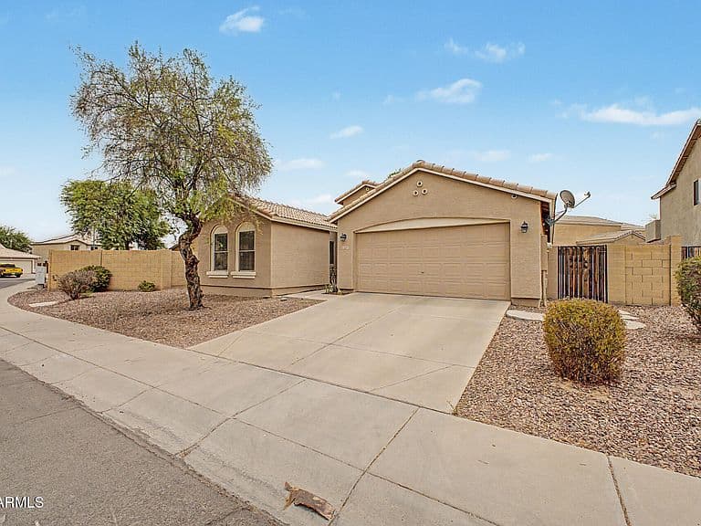 2237 S 85TH Drive photo 3