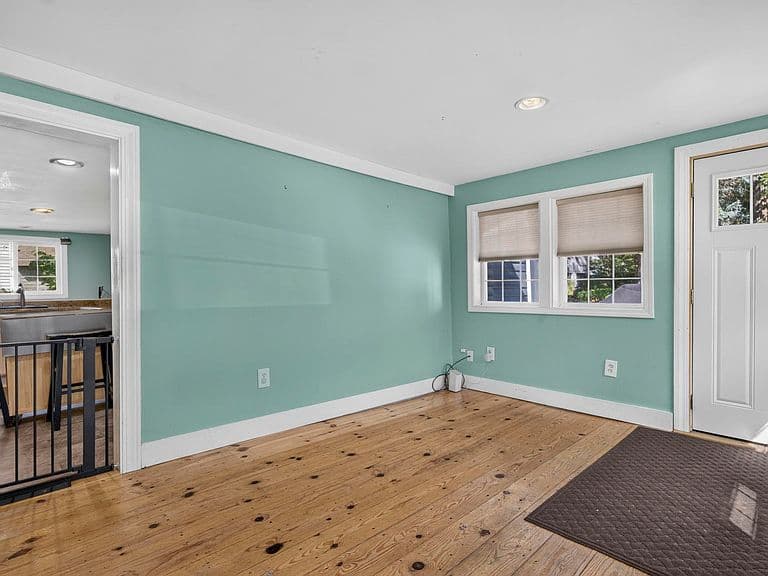 66 Crescent Street photo 4