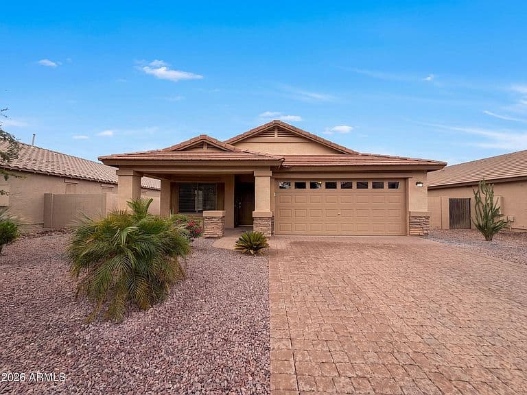 1365 E PRICKLY PEAR Drive photo 1