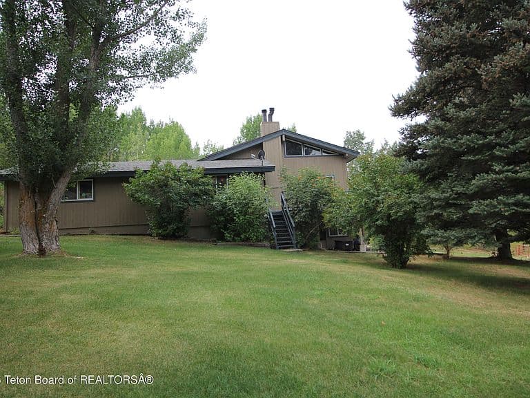 1534 Aspen Way photo 4