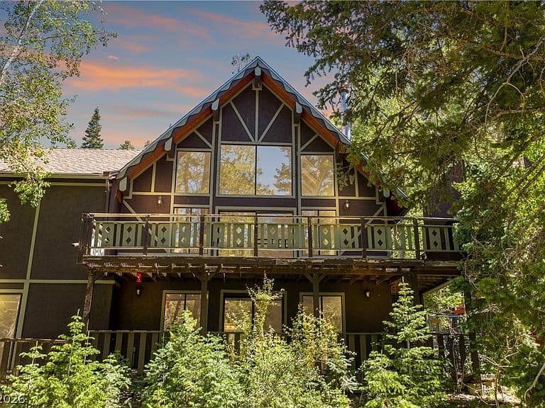 4146 Tyrol Way photo 2