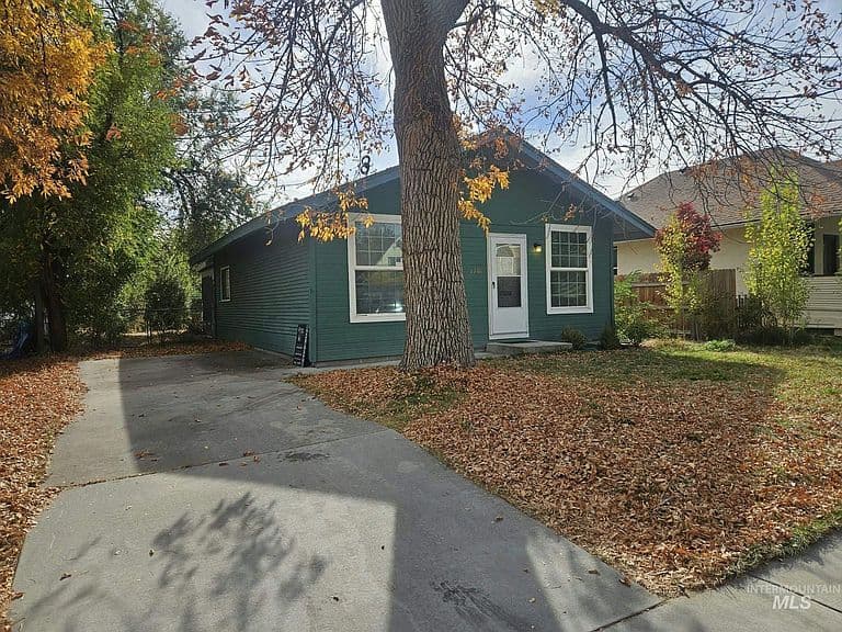 2707 W Madison Ave photo 1