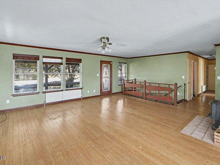1211 N Susan Dr photo 5