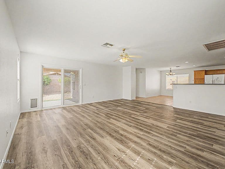 42322 W OAKLAND Drive photo 5