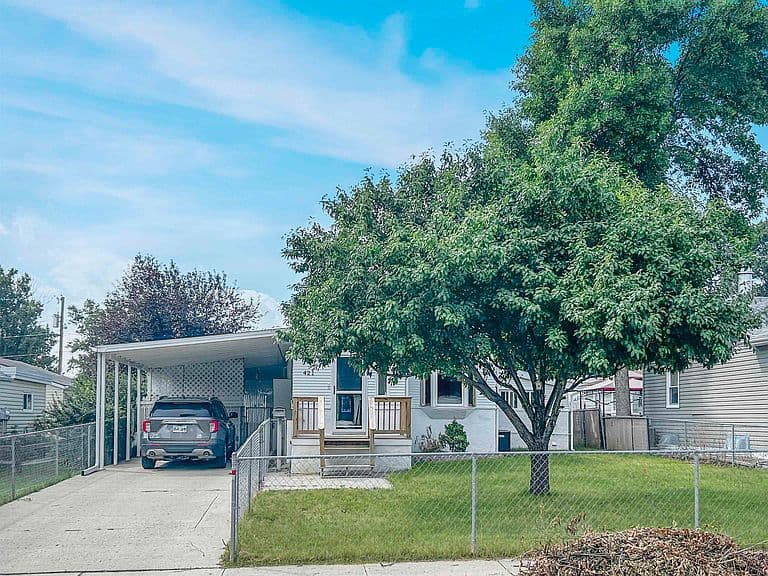 421 23rd St NW photo 1