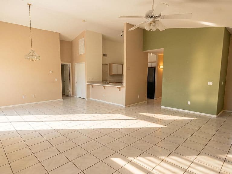 2712 N 90TH Lane photo 4