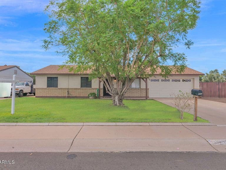 12036 N 41ST Drive photo 1