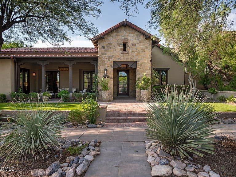 10238 E SIERRA PINTA Drive photo 1